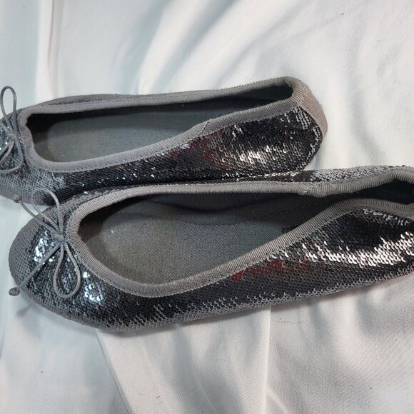 Fever Sole Sparkle Memory Foam Cushioned Shiny Ballet Flats Pewter Size 7.5 - Picture 3 of 8